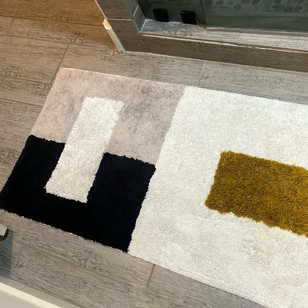 West Elm Sienna Dark Horseradish Colorblock Bath Mat 24